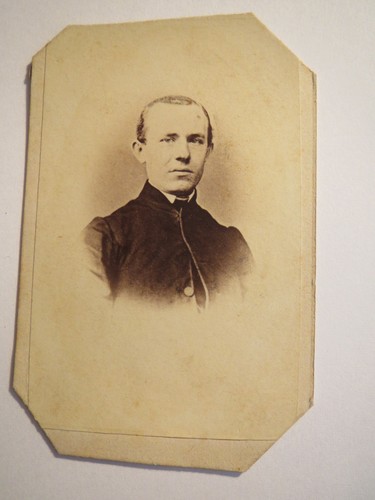 Geistlicher priester - geistlicher,