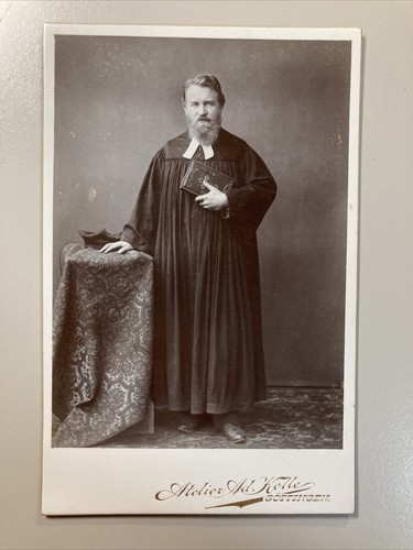 1910 kab foto - ~1910, pastor