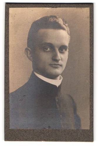 Fotografie junger pastor - fotografie,