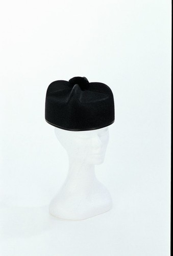 Priester pfarrer pastor bonnet - priester,