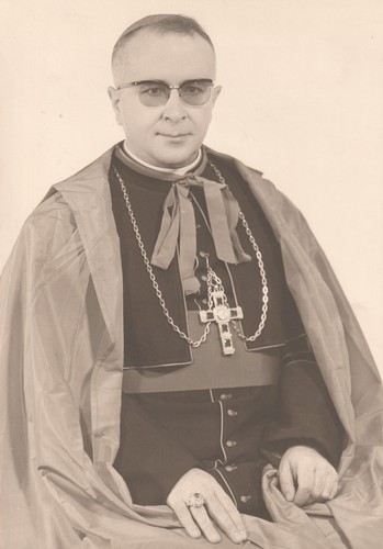 Foto bischof priester pastor - bischof,